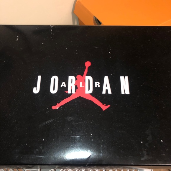 Jordan 11 - Picture 7 of 8